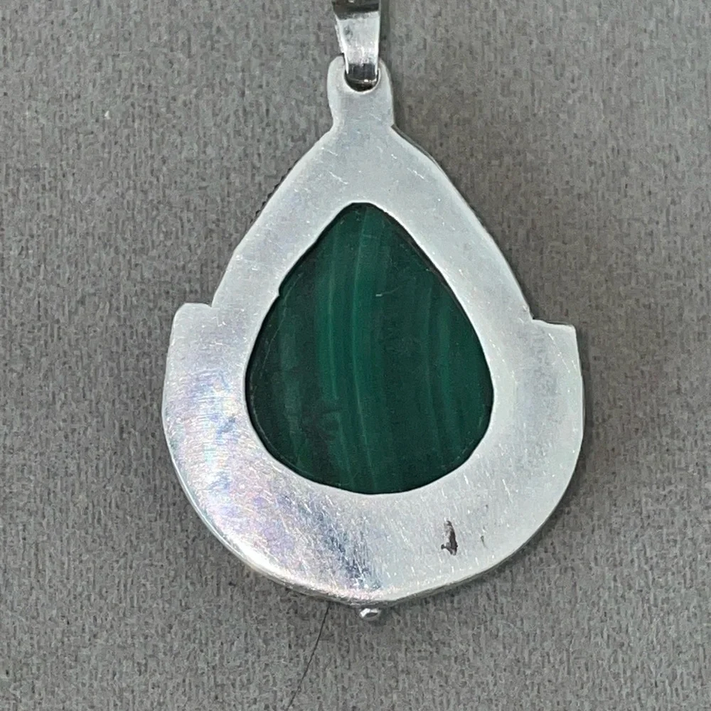 Vintage Handcrafted Sterling Silver (925) Teardrop Malachite Pendant - Picture 4 of 4